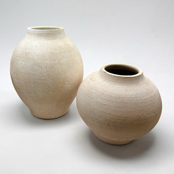 Threshold designed w/Studio McGee Other - Set Of 2 Threshold Ceramic Vases - designed with Studio McGee